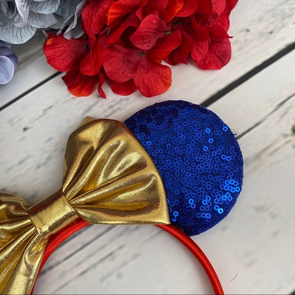 Minnie Mouse Wonder Woman Sequin Headband with Bow - Picture 5 of 10